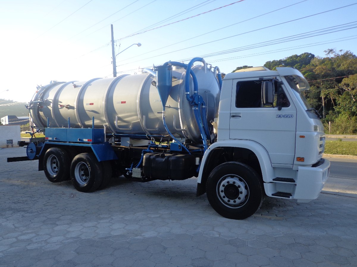 Caminhão Limpa Fossa em Taboão da Serra com máquina de alto desempenho